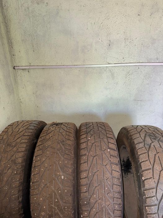 Шины с дисками вместе