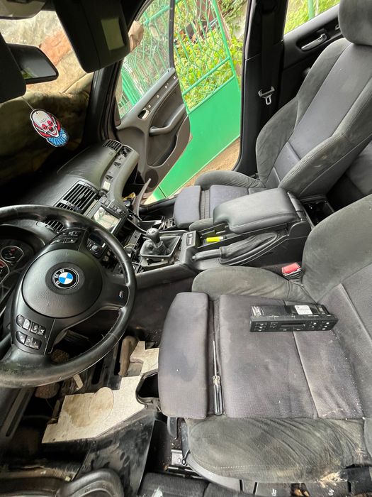 Продавам BMW e46 320d комби на части