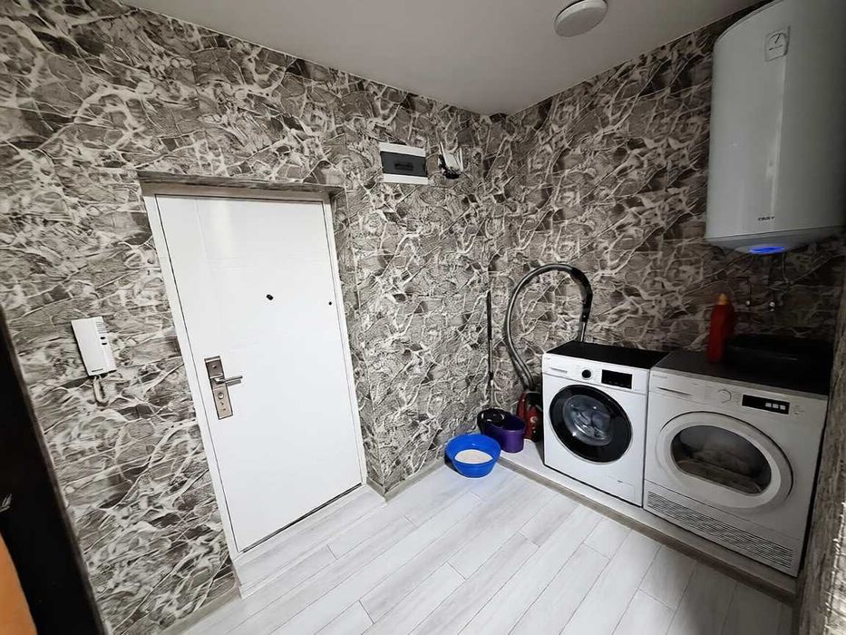 Тристаен апартамент | Широк център | Благоевград