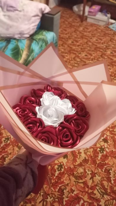 Вечные букеты из атласной ленты