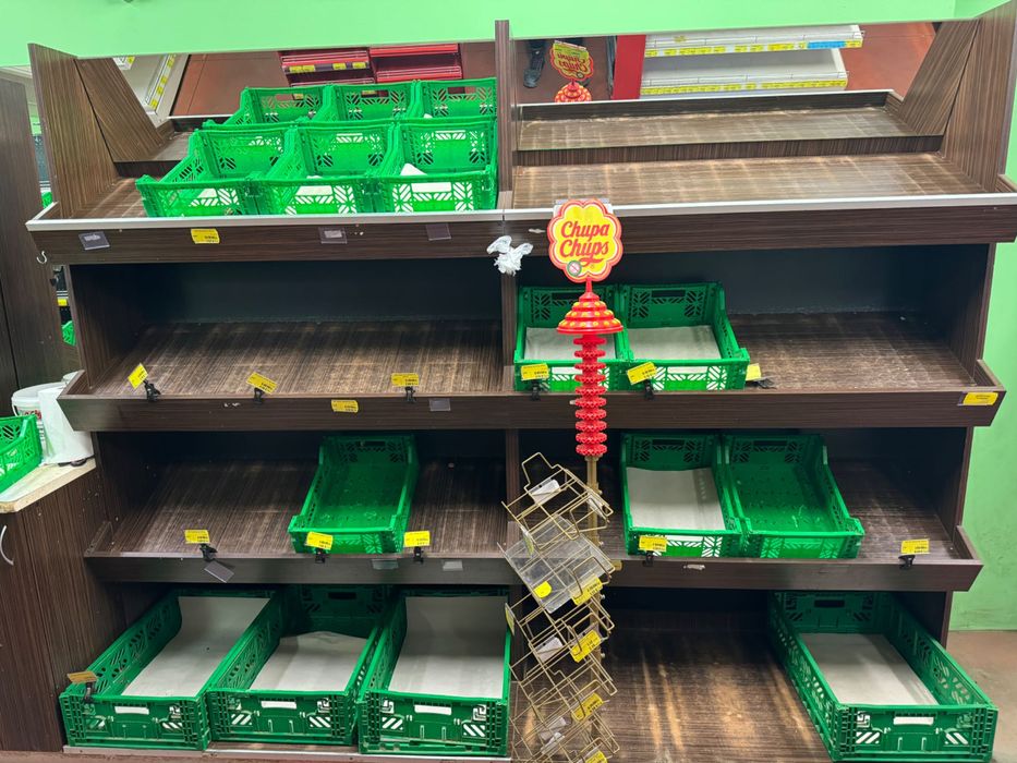 Продавам оборудване за хранителен магазин