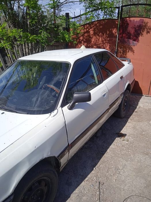 Автомобиль Audi B3