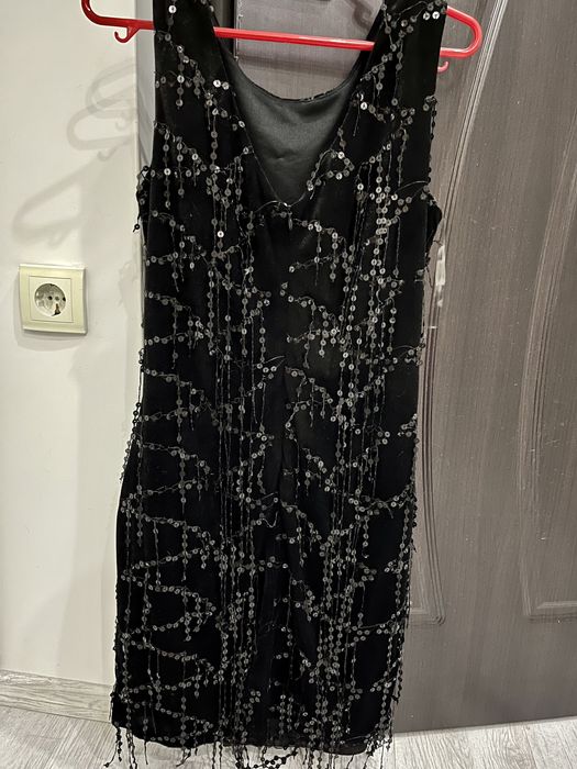 Рокля с пайети