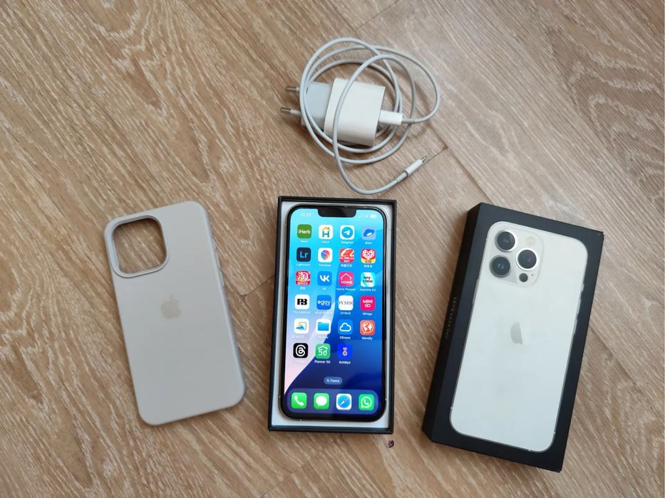 Продам Iphone 13 pro White 256gb