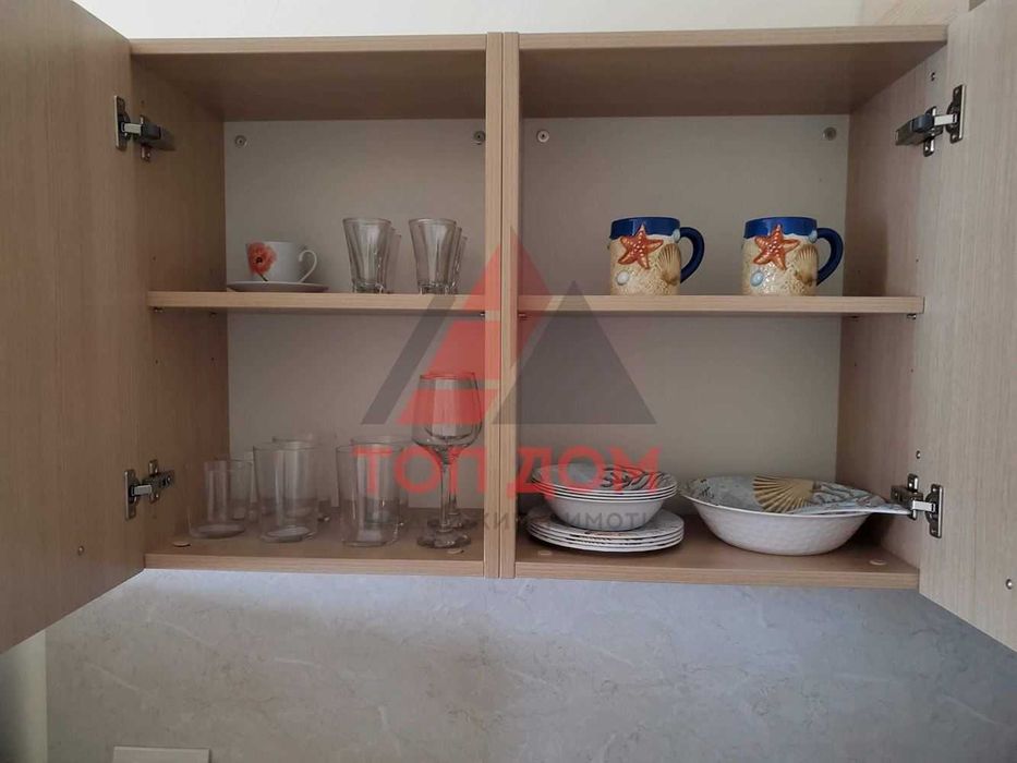 Дава се под наем Двустаен апартамент в к.к. Св.Св. Константин и Елена - 55 кв.м за 612 € - Снимка #2