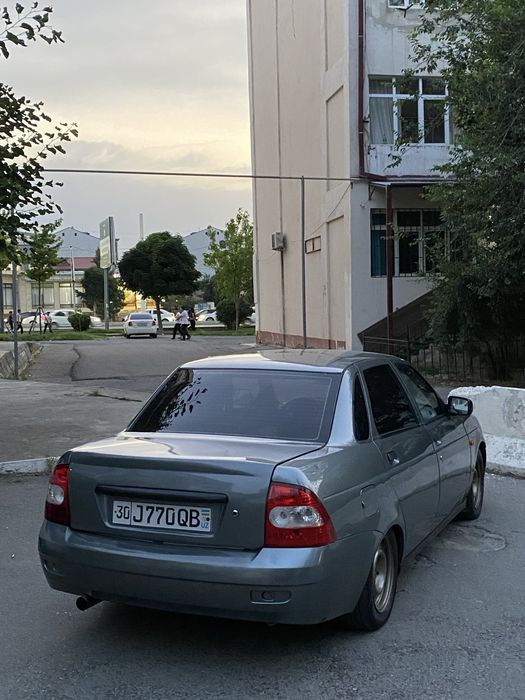 Приора 1,6 сотилади