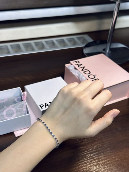 Срочно продам браслет Pandora