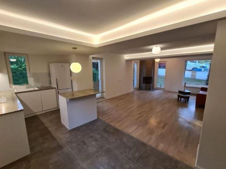 Дава се под наем Къща в София, Драгалевци - 270 кв.м за 1700 € - Снимка #1