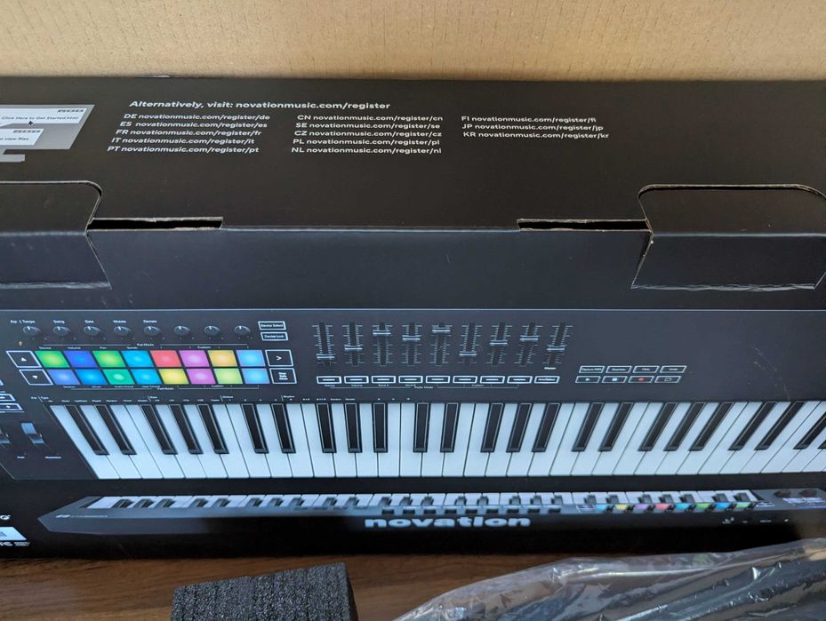 НОВ Novation Launchkey 61 mk3