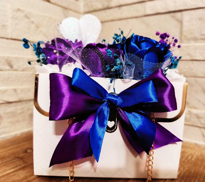 Сатенени рози ръчна изработка