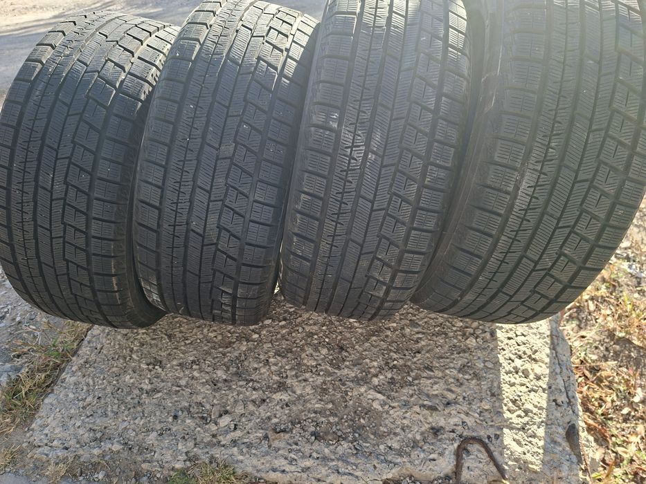 Продам шины 235/45/18 якохама