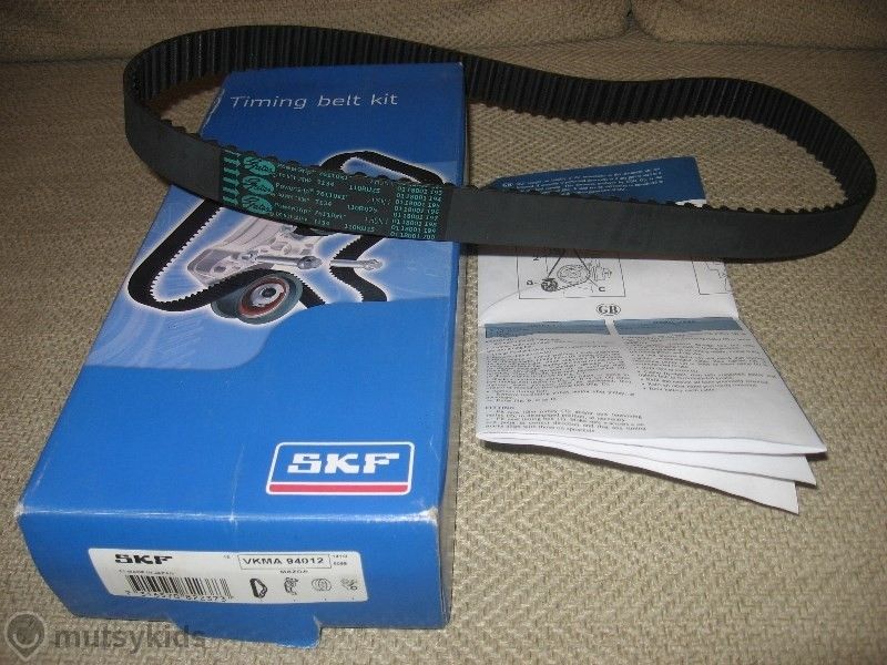 Мазда ангренажен ремък Gates 110ru25