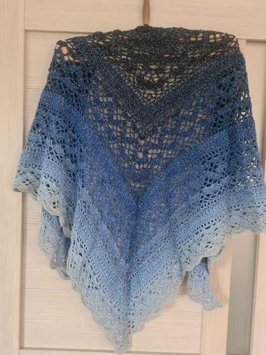 Продам Шаль бактус .