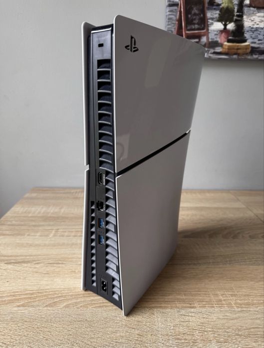 PS5 Slim Disc Edition 1TB + Controller + GTA V