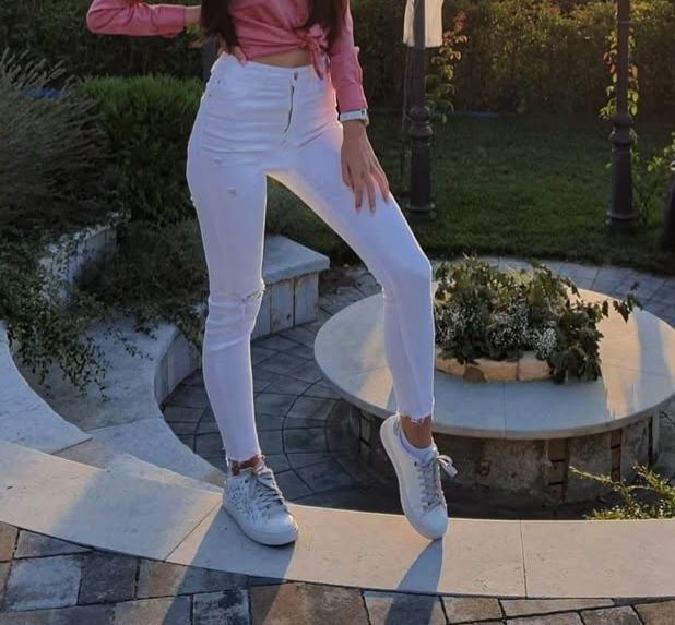 Дамски бели дънки Stradivarius