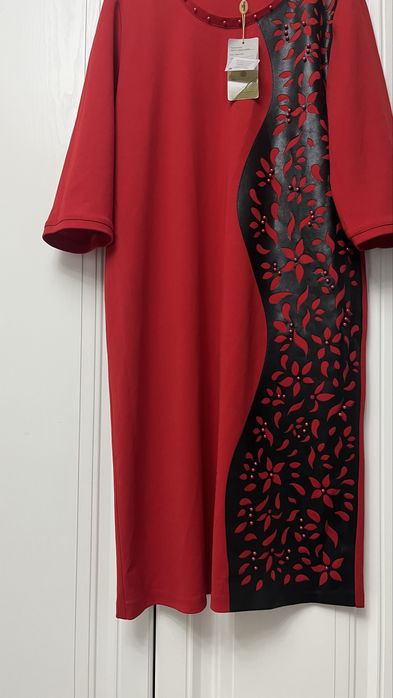 Продам 2 новых платья
