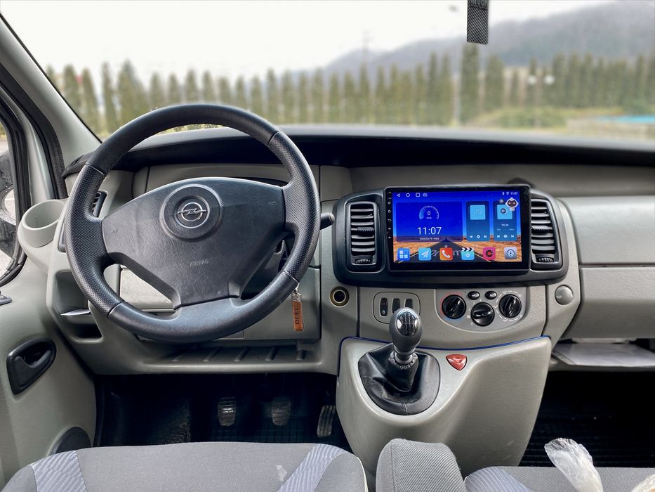 Opel Vivaro modelul Lung