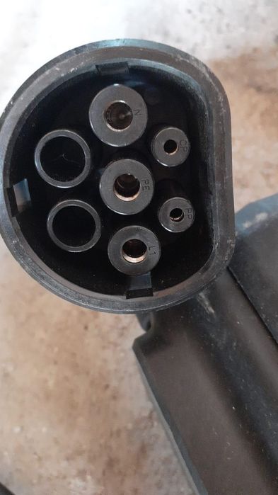 Кабел за зареждане на електромобил станция  тип 2  2,4KW