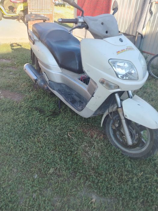 Vând Yamaha 300cc