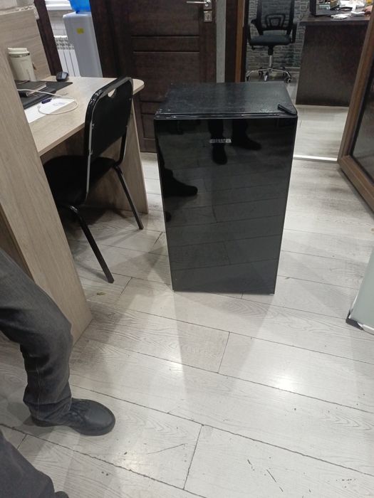 Холодильник айва бренд японский цвет чёрный