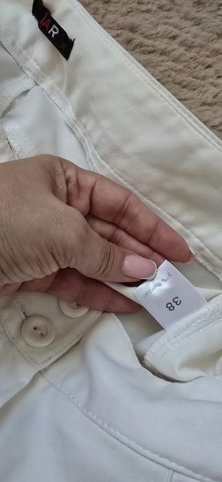 Pantaloni albi Tina R