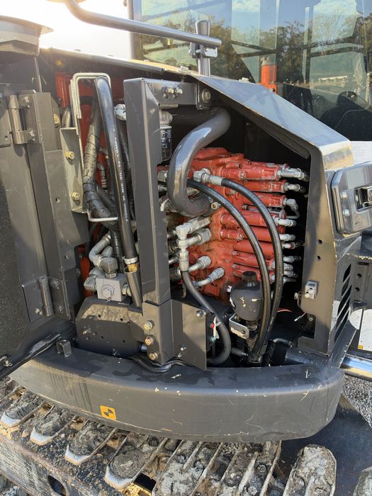 Excavator Hitachi Zaxis 85 CLIMĂ