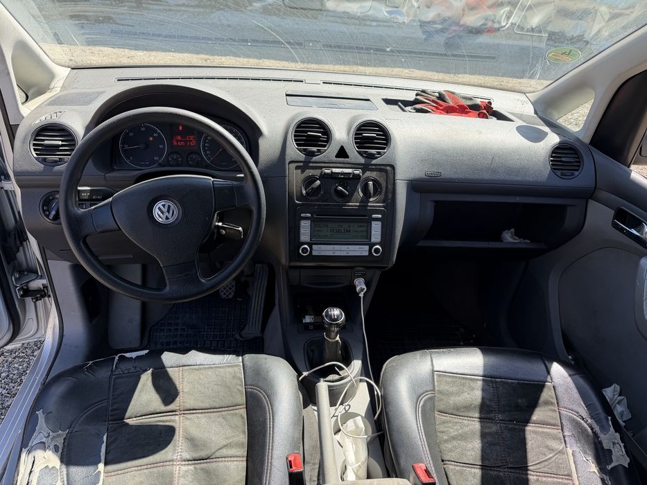 VW CADY LIFE 1.9 105 кс 2008 Г код на двигател BLS 5 степана кутия само на части