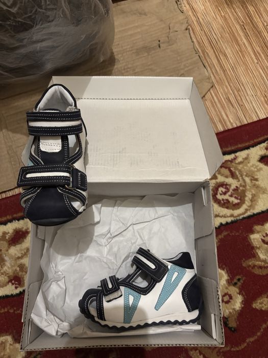 Сандалии детские новые