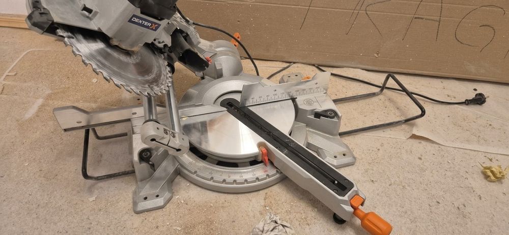 Fierastrau circular basculant cu glisare Dexter, panza  254 mm (cu garanție!)