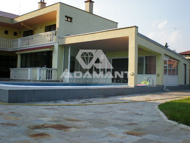 Продава се Къща в София, Връбница 1 - 630 кв.м за 1340 €/кв.м - Снимка #10