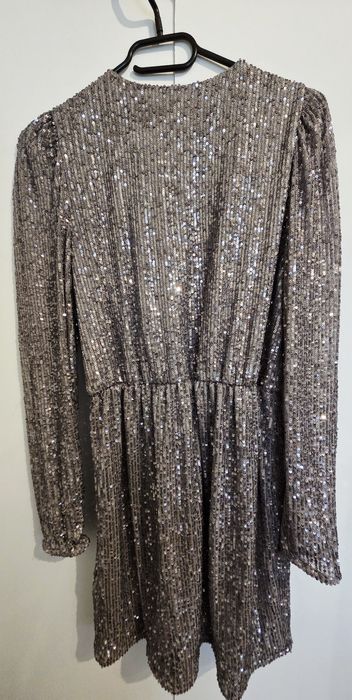 Блестяща рокля  с пайети