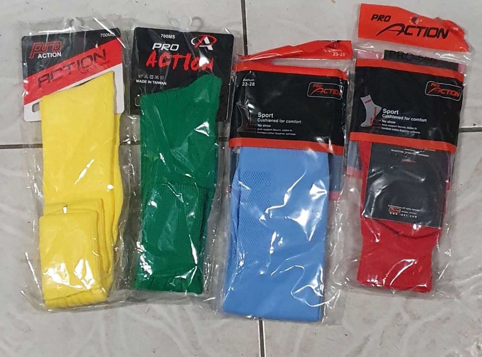 Футболни кори, калци и волейболни наколенки