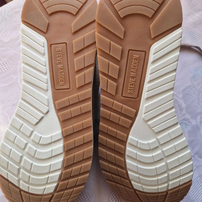 Adidas Steve Madden, 43 Noi
