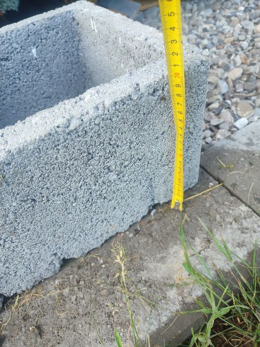 Bolțari pentru stâlpi gard și borduri