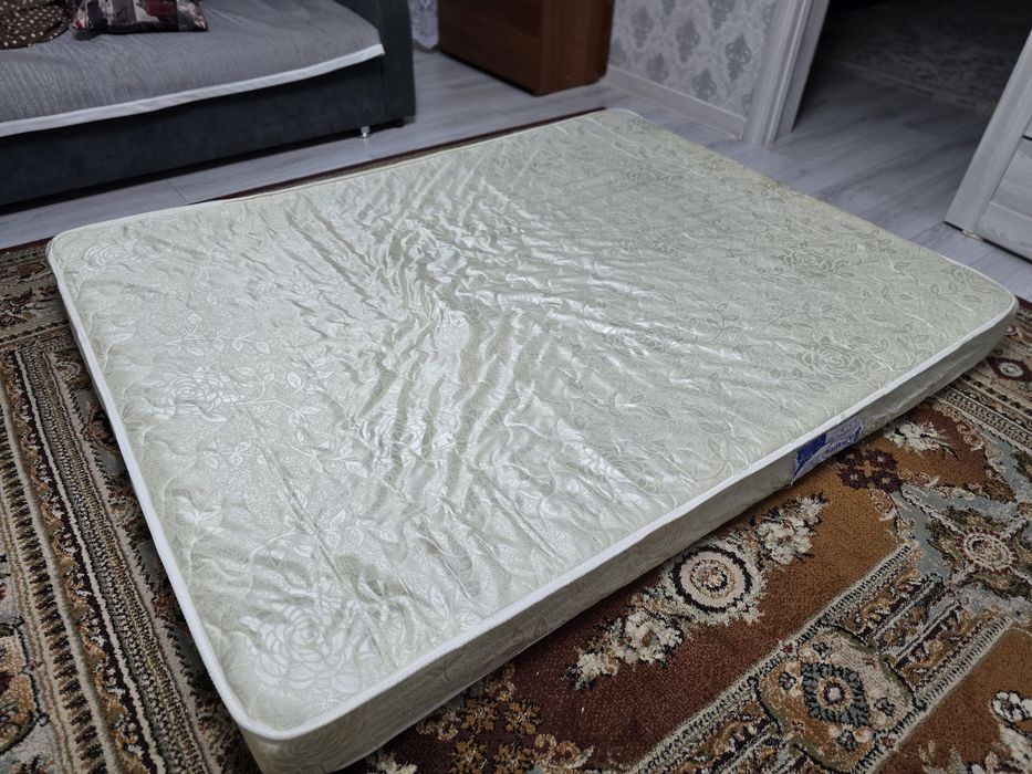 Продам матрас размер 160х200