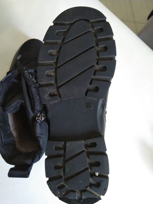 Ботинки зимние 39 размер