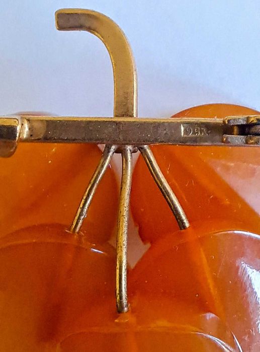 Винтидж брошки от балтийски кехлибар 9ЯК - цени в описанието