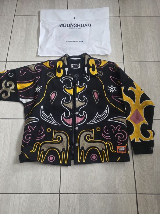 Продам бомбер в национальнрм стиле