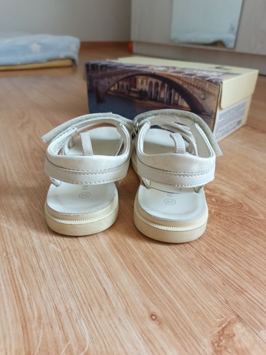 Босоножки, сандали для девочки