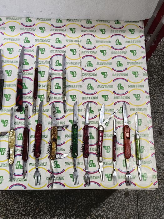 Стари сгъваеми ножки