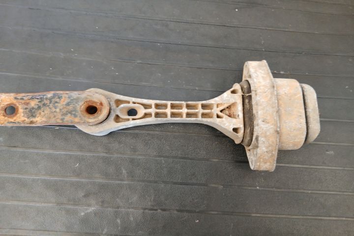 Tampon antibalans 1J0199851 1J0199851 Volkswagen VW Bora prima genera