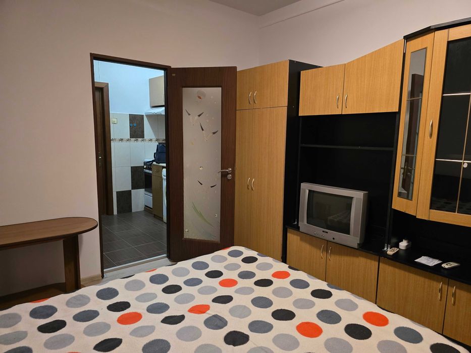 Inchiriez garsoniera