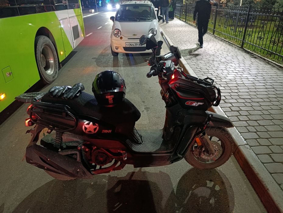 Скутер танк жести