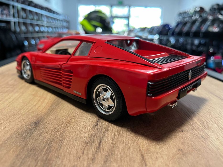Метална колекционерска количка модел BURAGO FERRARI  1984г.1:18