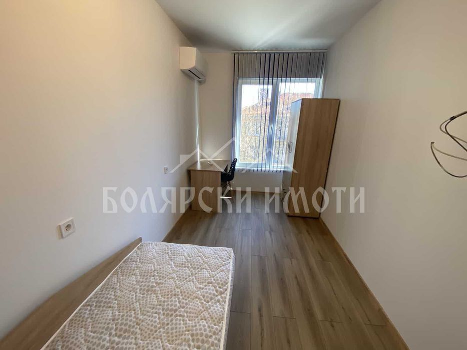 Дава се под наем Четиристаен апартамент в Велико Търново, Център - 100 кв.м за 448.8 € - Снимка #9