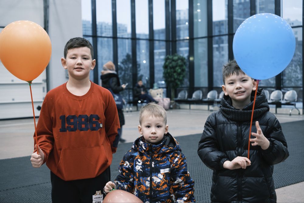 Выписка из роддома фото и видео оператор выписка Астана фотограф