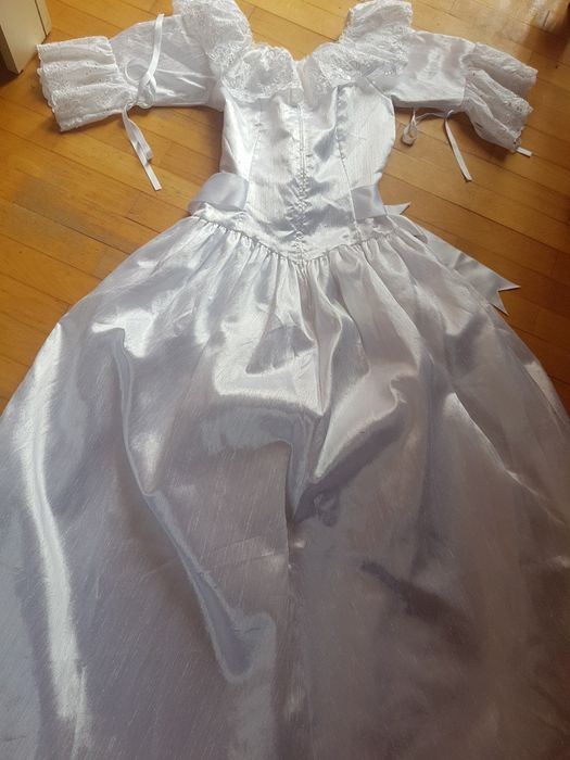 Карнавални рокли