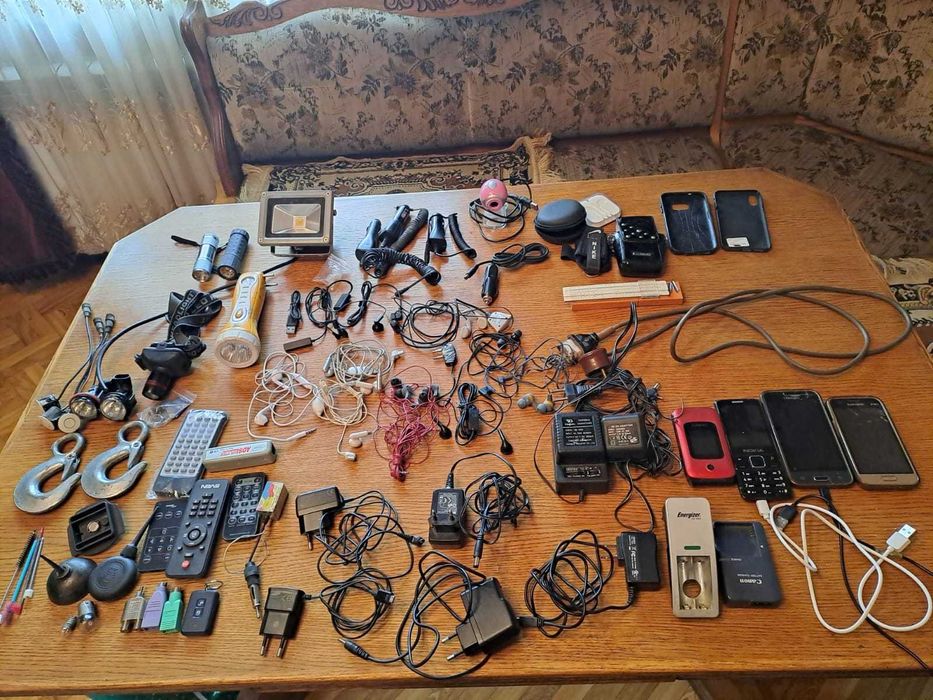 Шнуры ,провода и другое