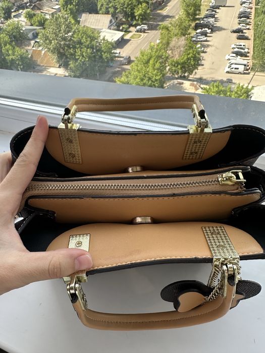 Стильная кожаная сумка