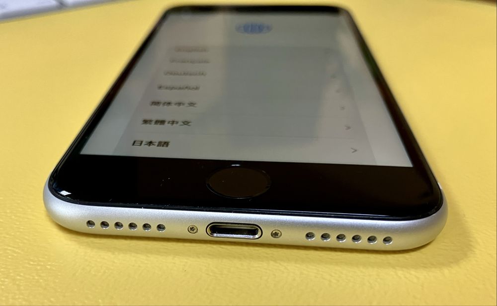 iPhone SE 2020, 64 GB, 80% battery